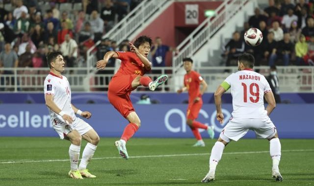 kaiyun正规平台-如何抉择后发or先发制人 国足奇兵团：必须有活力！