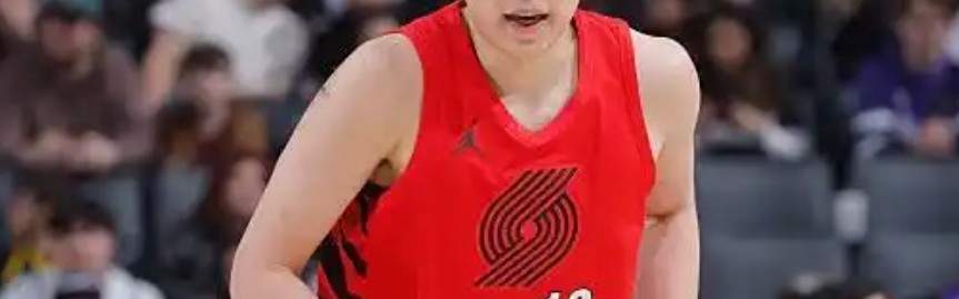 杨瀚森又进步了！把控篮板，内外防守能干扰对手，勾手没进是遗憾