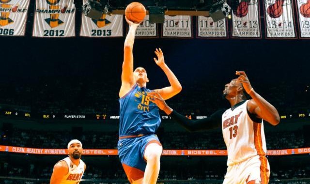 总决赛首个30+20+10！约基奇无敌一战制霸迈阿密